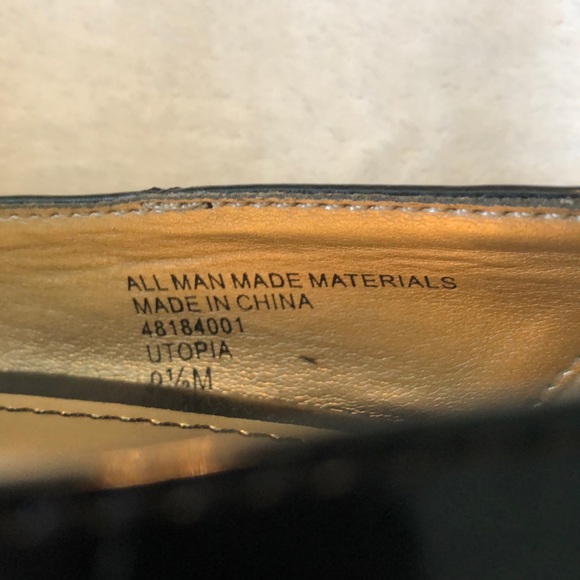 Black patent round-toe heel; Fergalicious Utopia - Picture 7 of 8